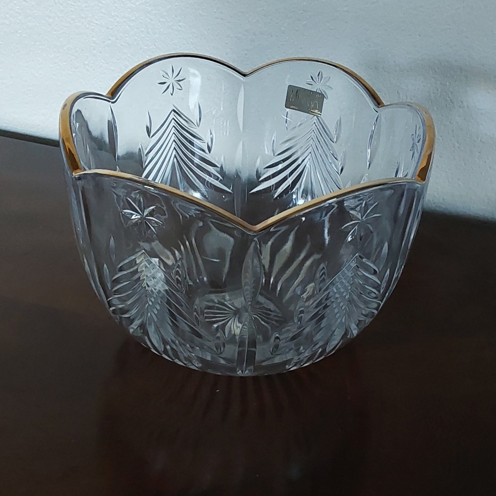 Mikasa Crystal Christmas Tree Bowl with‎ Gold Rim